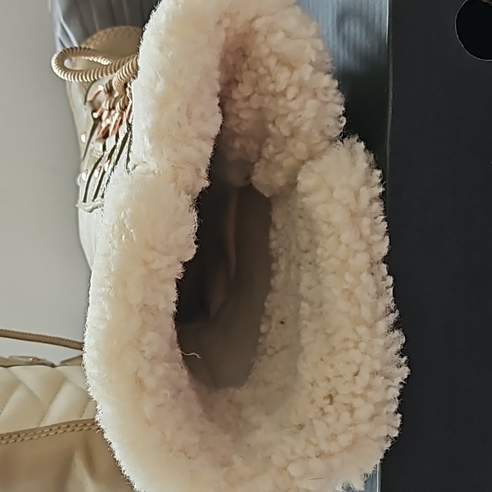 Boots - Picture 5 of 7